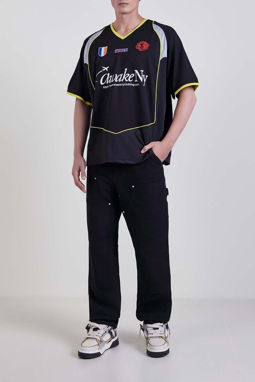 חולצת טי בגזרה משוחררת